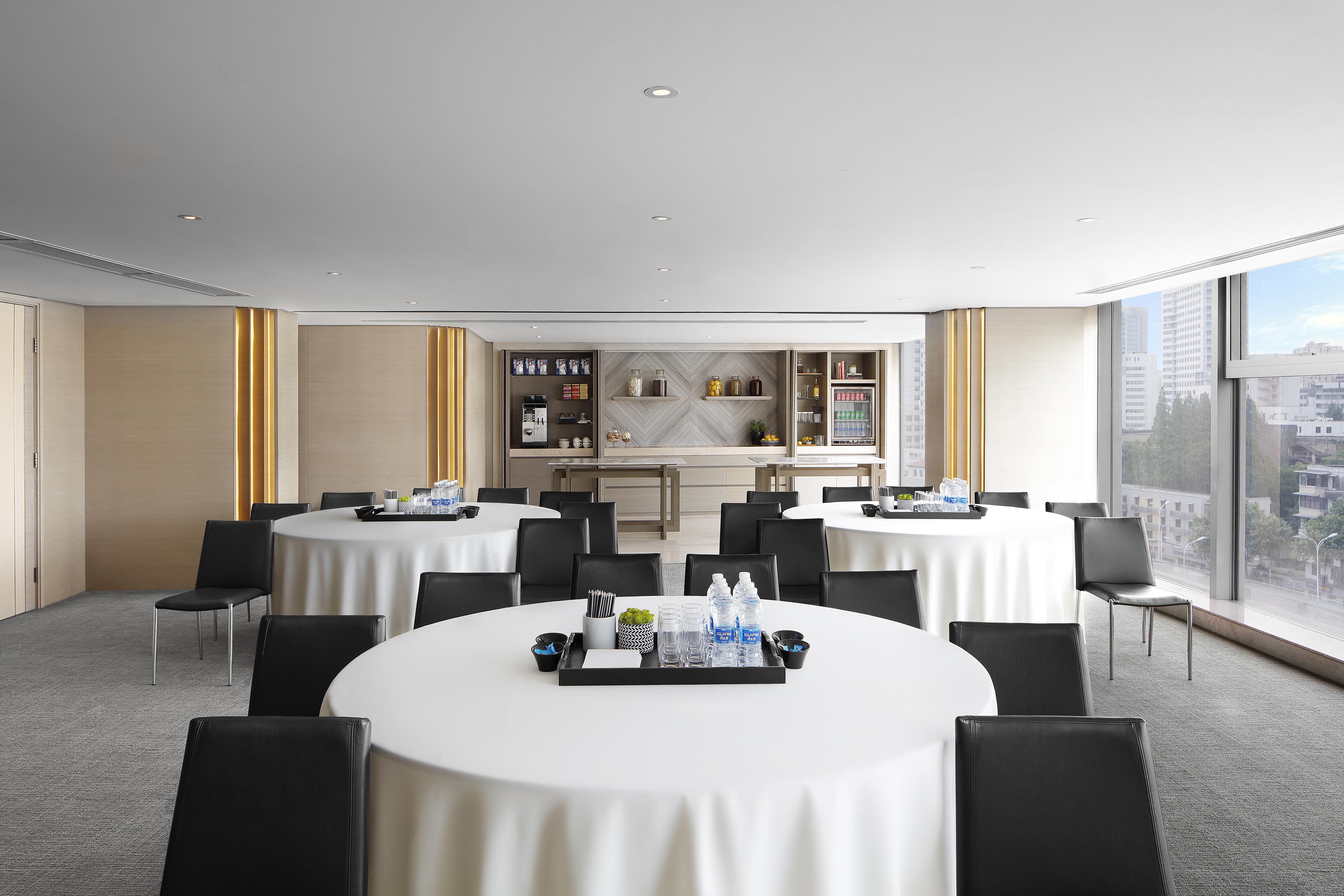 New World Wuhan Hotel Exterior foto