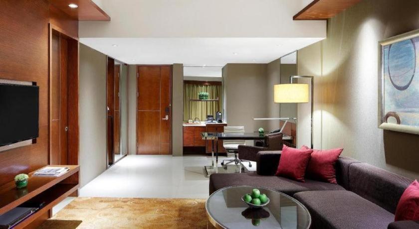 New World Wuhan Hotel Exterior foto