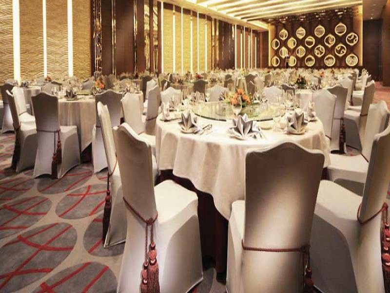 New World Wuhan Hotel Exterior foto